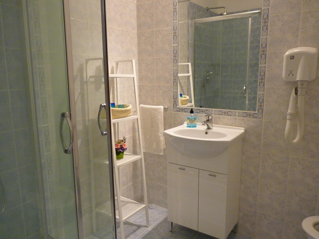 Casa Dodic Bed and Breakfast Trieste Habitación foto